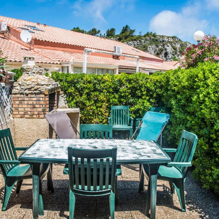 Petite maison à 300m de la plage - Two-Bedroom House - 3