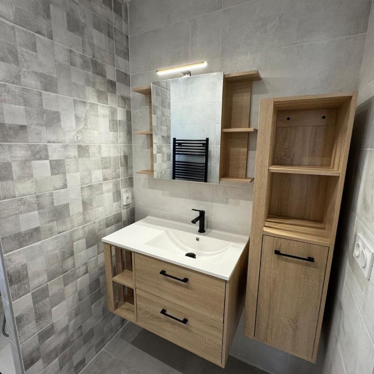Belle villa neuve avec jardin et parking privé - Villa 1 Chambre - 4