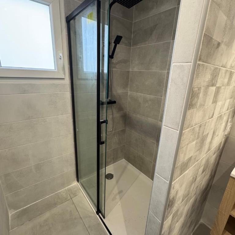 Belle villa neuve avec jardin et parking privé - Villa 1 Chambre - 22