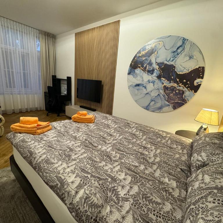 Isartor Rooms - SHARED BATHROOM - Chambre Familiale avec Salle de Bains Commune - 7