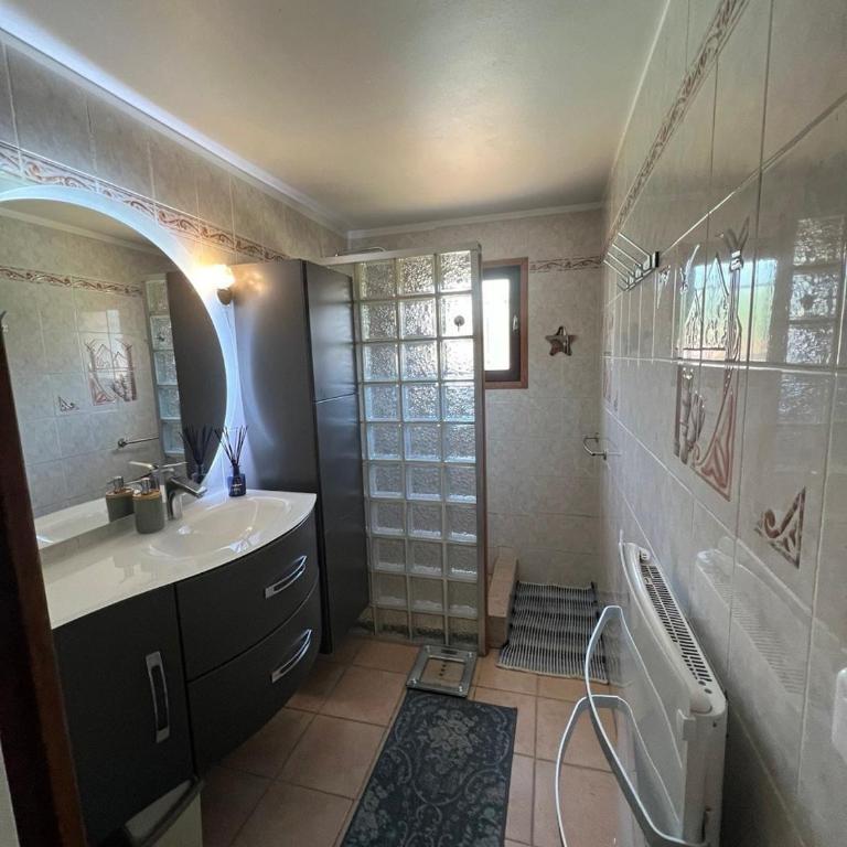 La maison de Claude avec terrasse et piscine - Villa 3 Chambres - 21