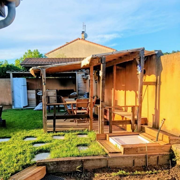 La maison de Claude avec terrasse et piscine - Villa 3 Chambres - 23