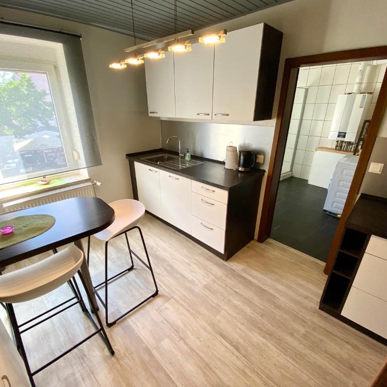 Apartment mitten in Würzburg-Heidingsfeld - Apartment mit 4 Schlafzimmern - 1