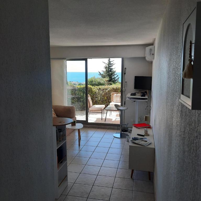Appartement vue mer - Calme - Parking - Tennis - Piscine été - Appartement 2 Chambres - 8