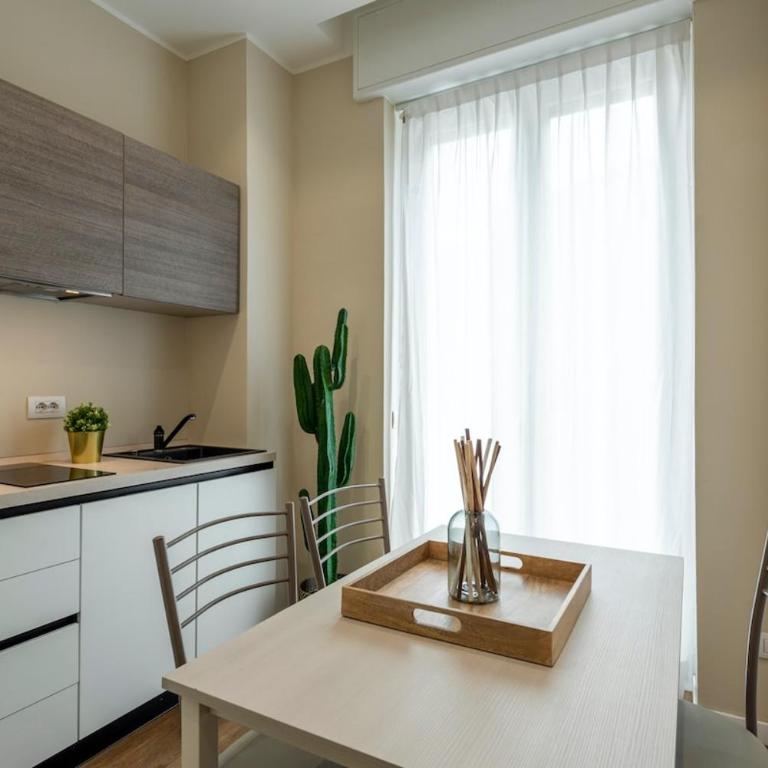 Duomo Apartments B Home - Quiet Two Bedrooms & Bathroom - Appartamento con 2 Camere da Letto - 1