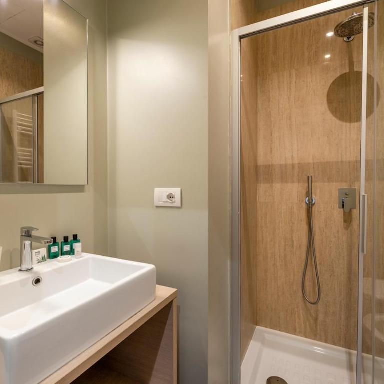 Duomo Apartments B Home - Quiet Two Bedrooms & Bathroom - Appartamento con 2 Camere da Letto - 10