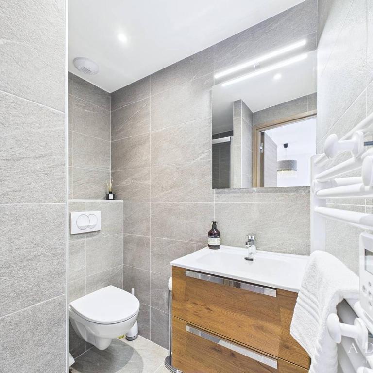 Appartement moderne 3 pièces, 2 ch, proche pistes, parking inclus - FR-1-398-674 - Appartement - 9