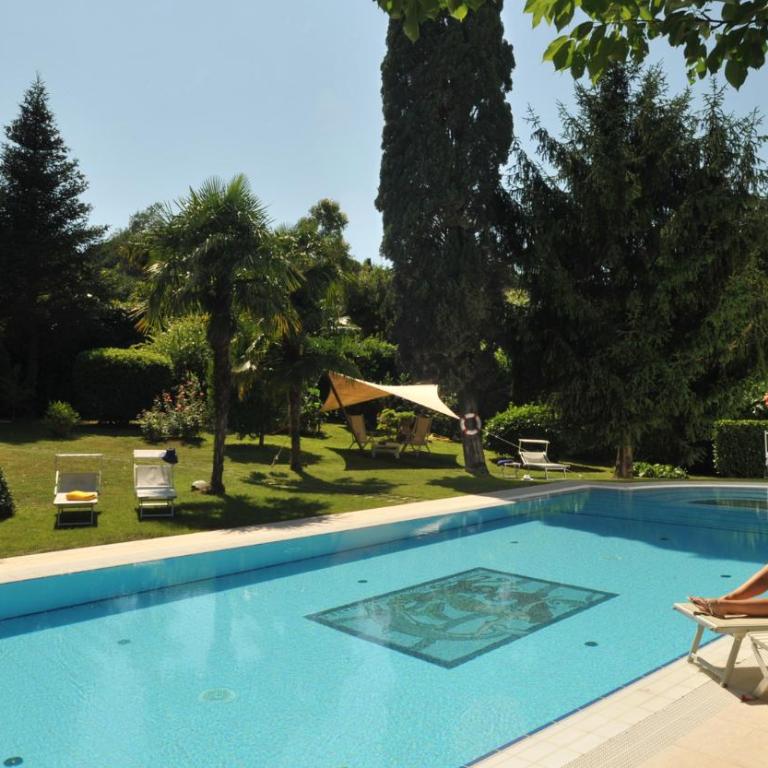 Hotel Villa Clementina - Camera Tripla - 5