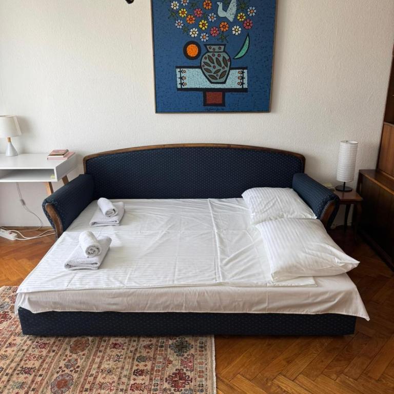 Sweet House Retro - One-Bedroom Apartment - 36