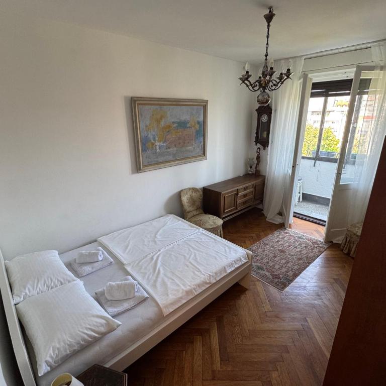 Sweet House Retro - One-Bedroom Apartment - 40