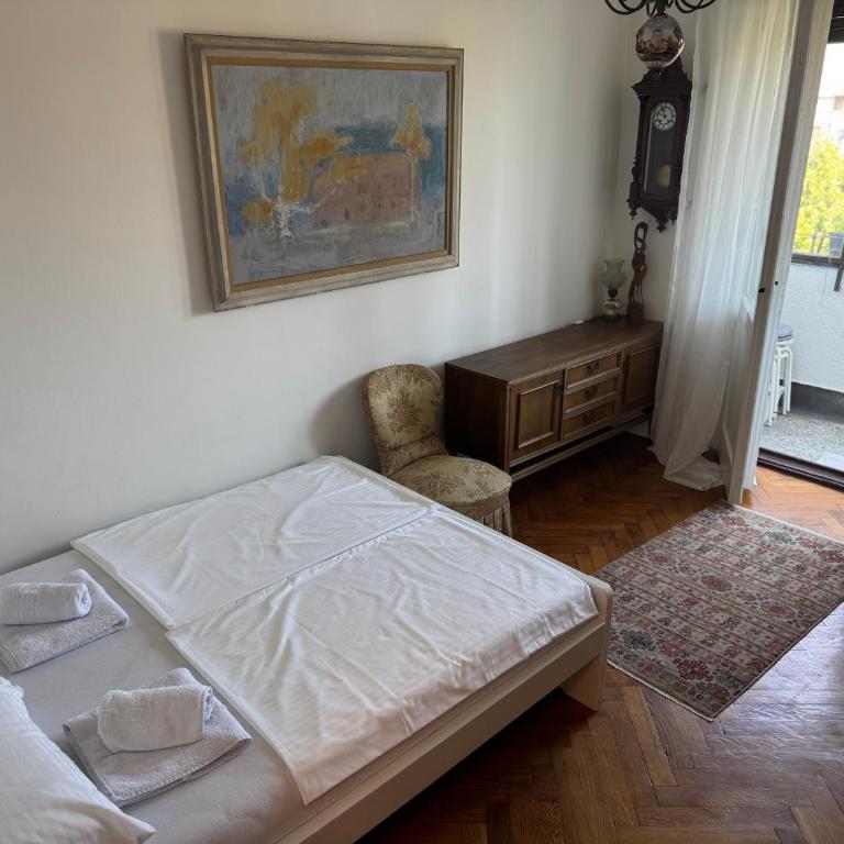 Sweet House Retro - One-Bedroom Apartment - 9