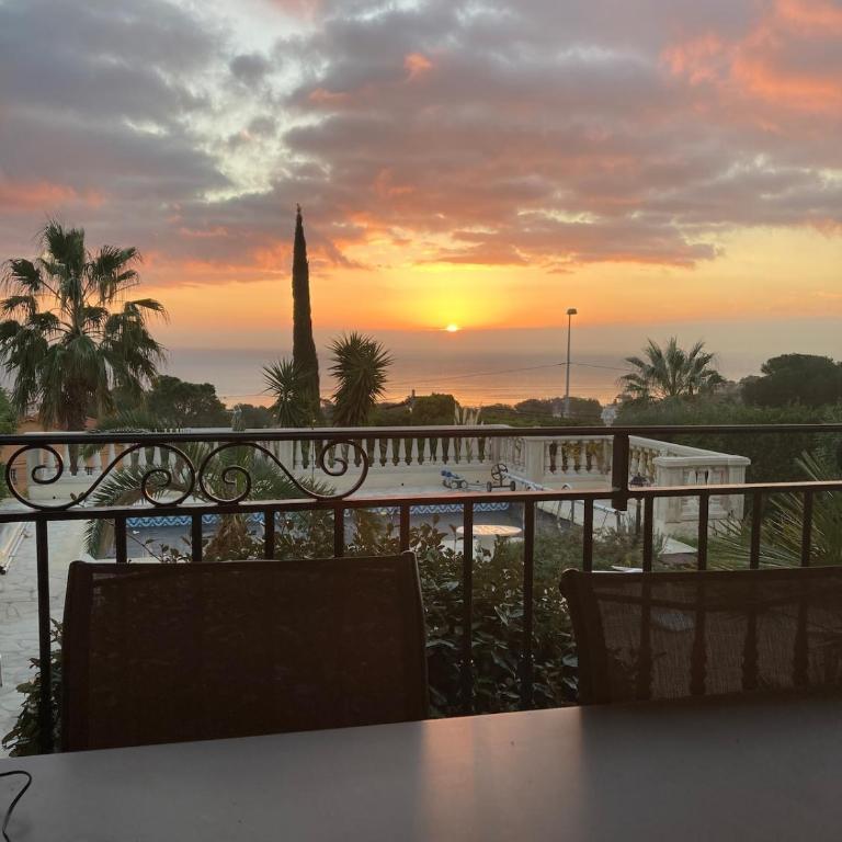 Villa vue mer, piscine chauffée et SPA, plage à pied aux Issambres-Golfe de St Tropez - Villa - 17