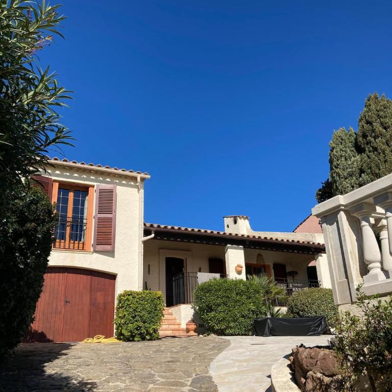 Villa vue mer, piscine chauffée et SPA, plage à pied aux Issambres-Golfe de St Tropez - Villa - 19