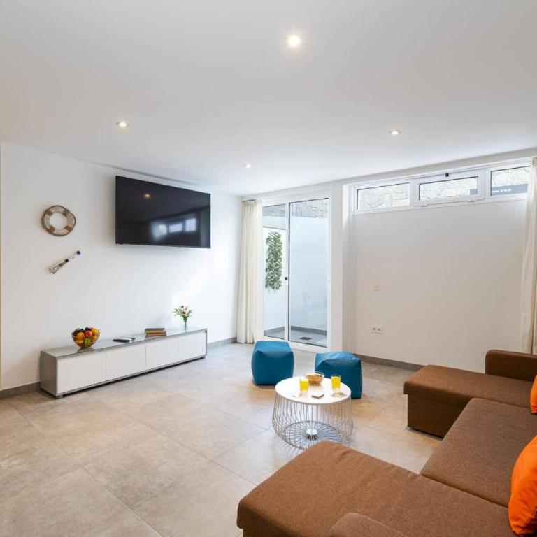 Villa Aqualava 2 by Villa Plus - Villa - 16