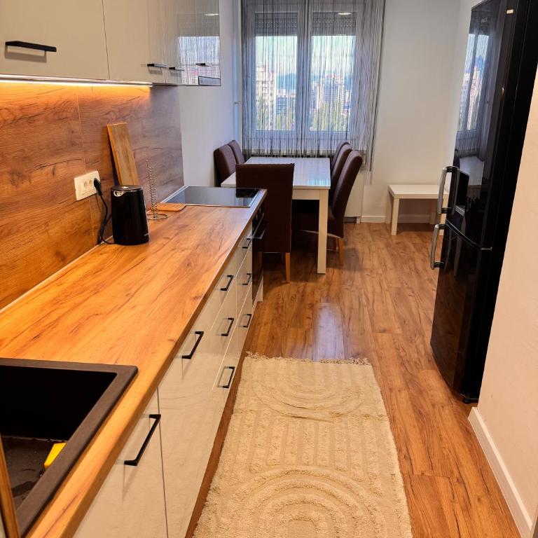 High-Floor Apartment, Free Parking - Two-Bedroom Apartment - 14