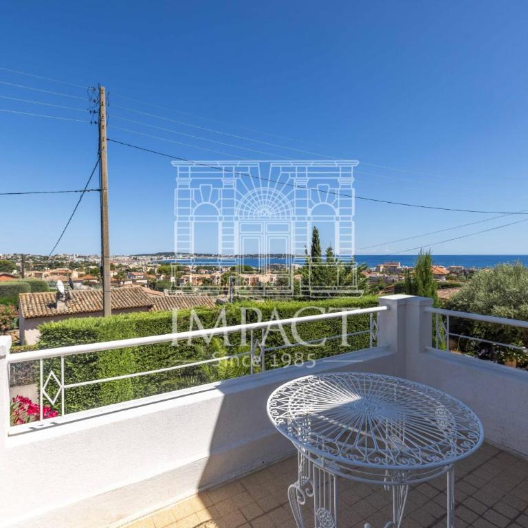 Ref 2182 - Seasonal rental in Golfe-Juan - Villa 190 m - Villa - 16