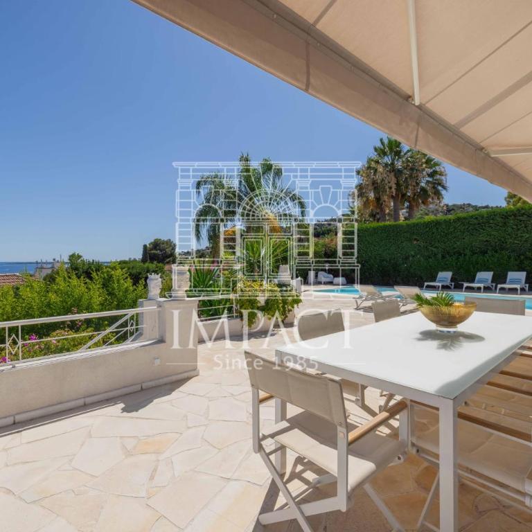 Ref 2182 - Seasonal rental in Golfe-Juan - Villa 190 m - Villa - 2