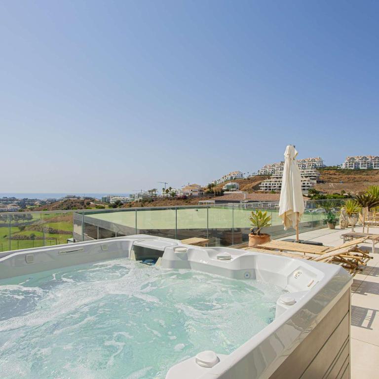 One Residences - 2 bedroom penthouse with jacuzzi and panoramic view - Apartamento con vistas y balcón - 1