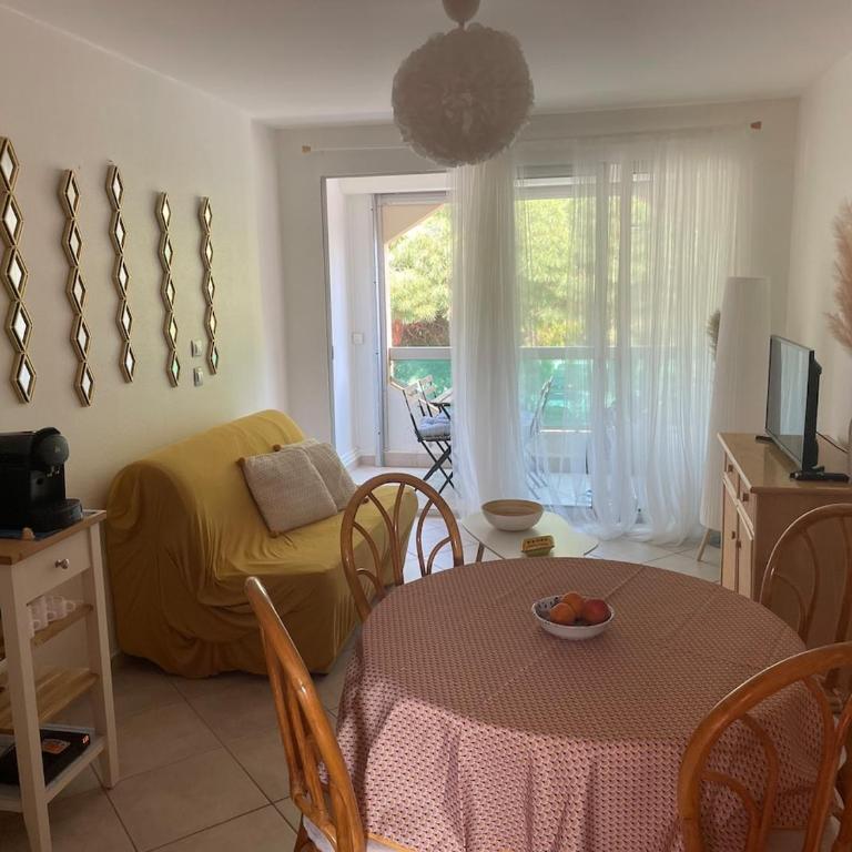 2 bedroom apartment near the sea with parking - Appartement 2 Chambres - 3