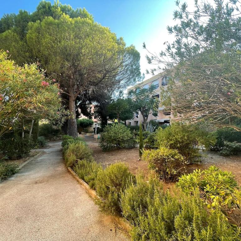 2 bedroom apartment near the sea with parking - Appartement 2 Chambres - 9