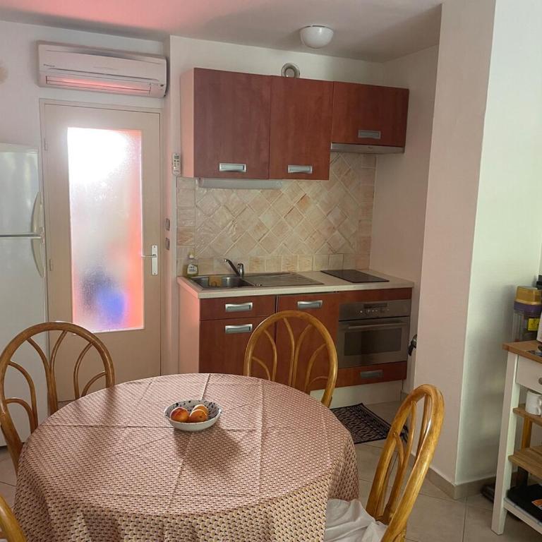 2 bedroom apartment near the sea with parking - Appartement 2 Chambres - 18