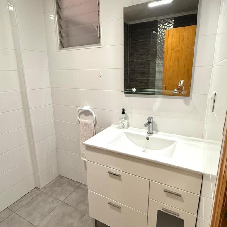 Big one bedroom apartment next to beach. - Apartamento de 1 dormitorio - 17