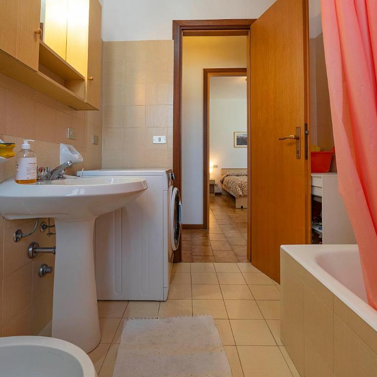 Residence San Zeno - vicino centro,lago parcheggio - Two-Bedroom Apartment - 28