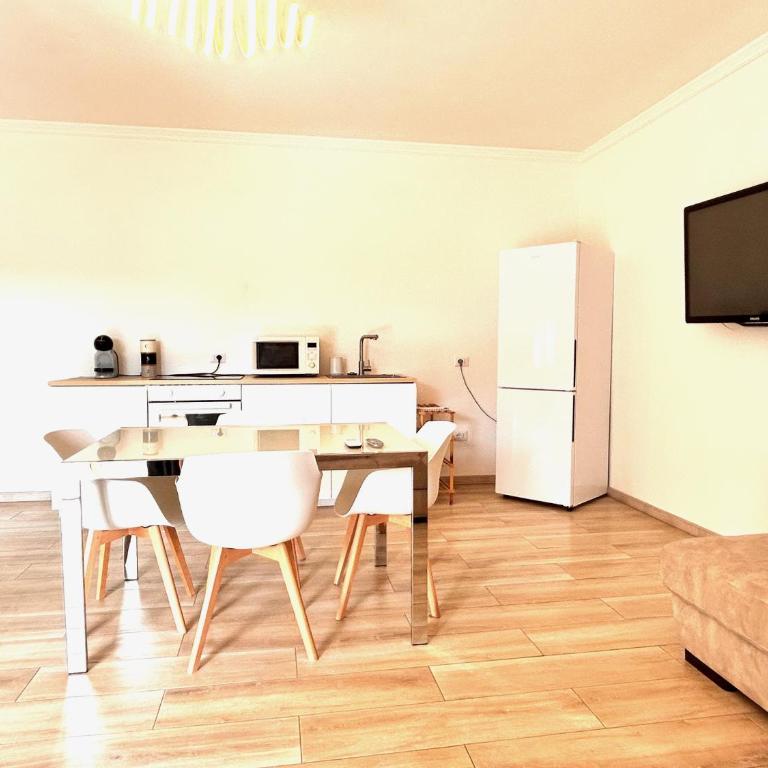 Guest House - La bella vita - Deluxe Queen Studio - 8