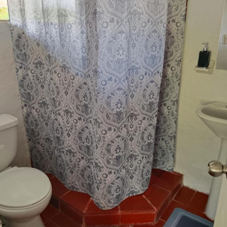 Hospedaje y Zona de Camping Pistacho - Twin Room - 4