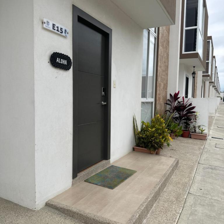 ALOHAE15r - One-Bedroom House - 2