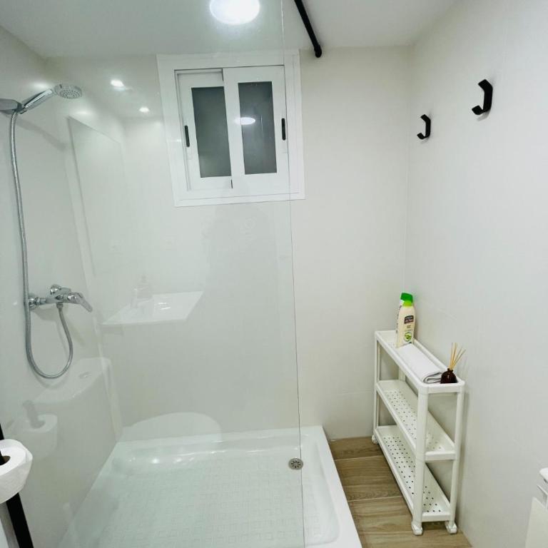 Palacio de Larrinaga - Three-Bedroom Apartment - 13