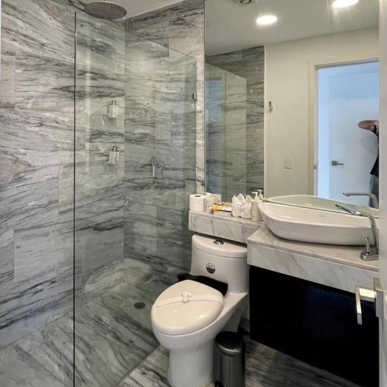 Exclusivo 3 Hab, Terraza Privada, Alberca y Asador - Three-Bedroom Apartment - 11
