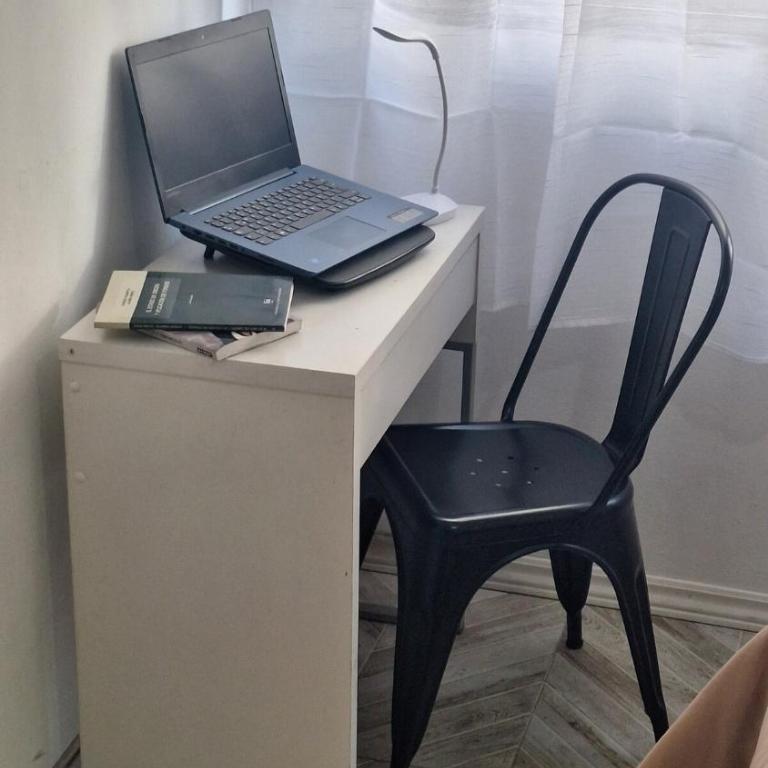 Centric Loc - Sleeps 5 - Balcony - High Speed WiFi - Two-Bedroom Apartment - 4