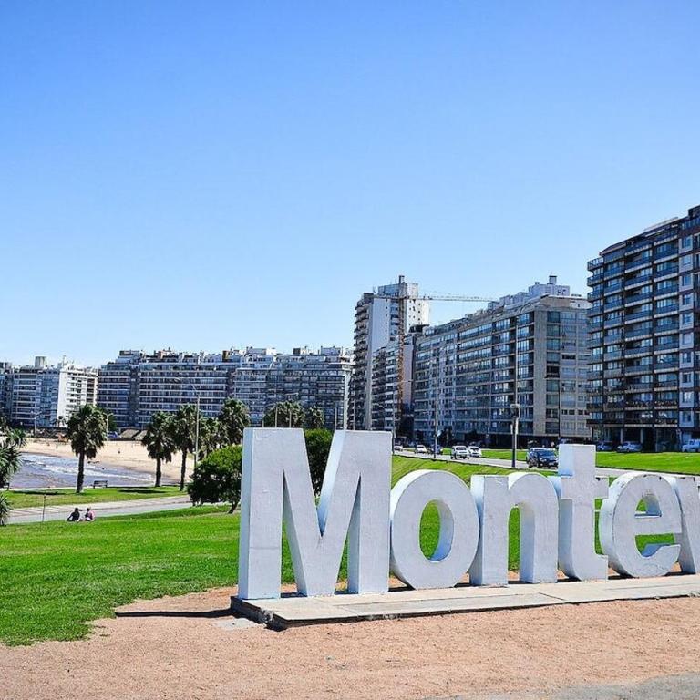 Centric Loc - Sleeps 5 - Balcony - High Speed WiFi - Two-Bedroom Apartment - 21