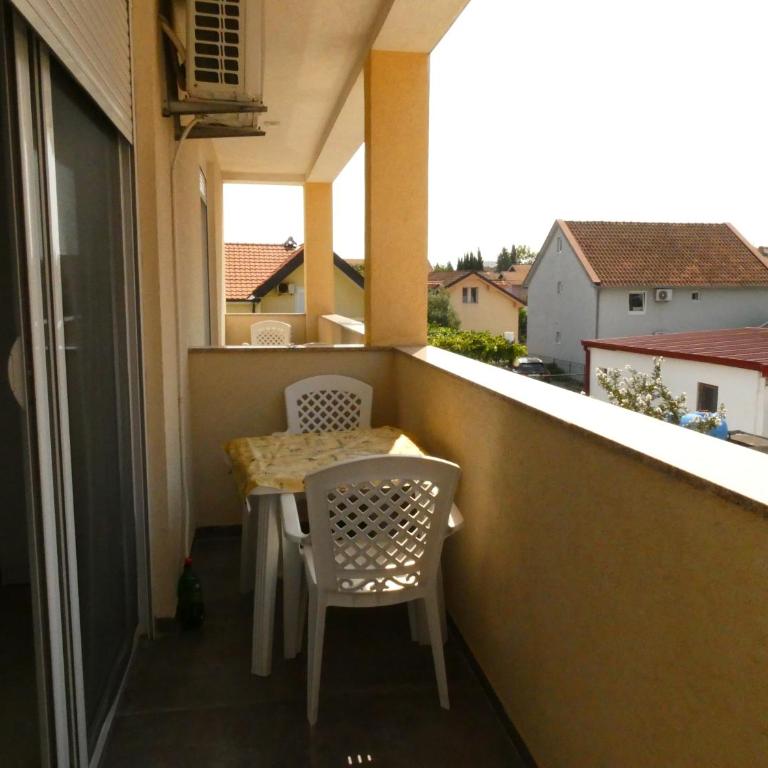 Apartments In Amor - Dvokrevetna Soba sa Bračnim Krevetom i Balkonom - 3