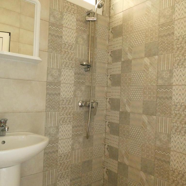 Apartments In Amor - Dvokrevetna Soba sa Bračnim Krevetom i Balkonom - 6