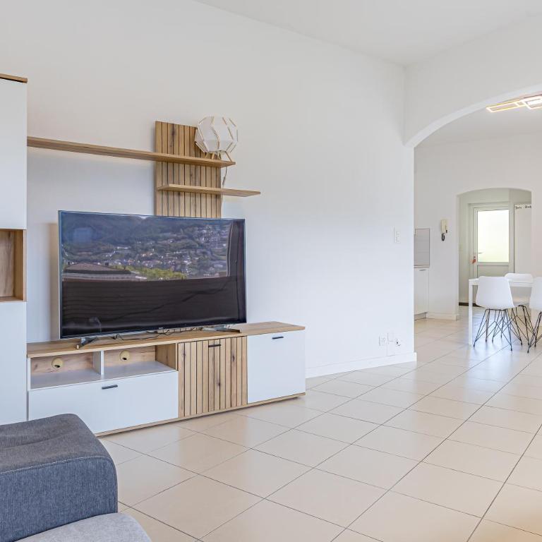 Imperial of Lugano 2 with a lake view and garden behind the station and 10 min from the lake of Lugano - Appartamento con 2 Camere da Letto e Vista Lago - 6