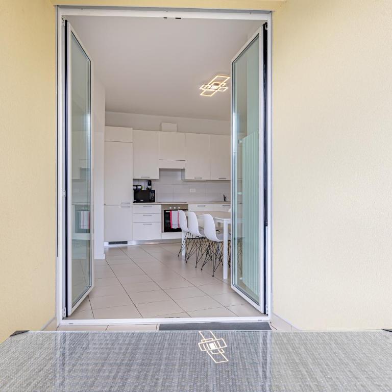 Imperial of Lugano 2 with a lake view and garden behind the station and 10 min from the lake of Lugano - Appartamento con 2 Camere da Letto e Vista Lago - 14