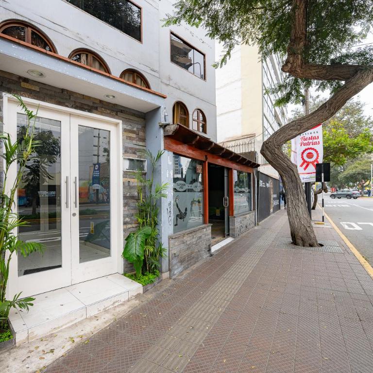 Larco C2 - Two-Bedroom Apartment - 31