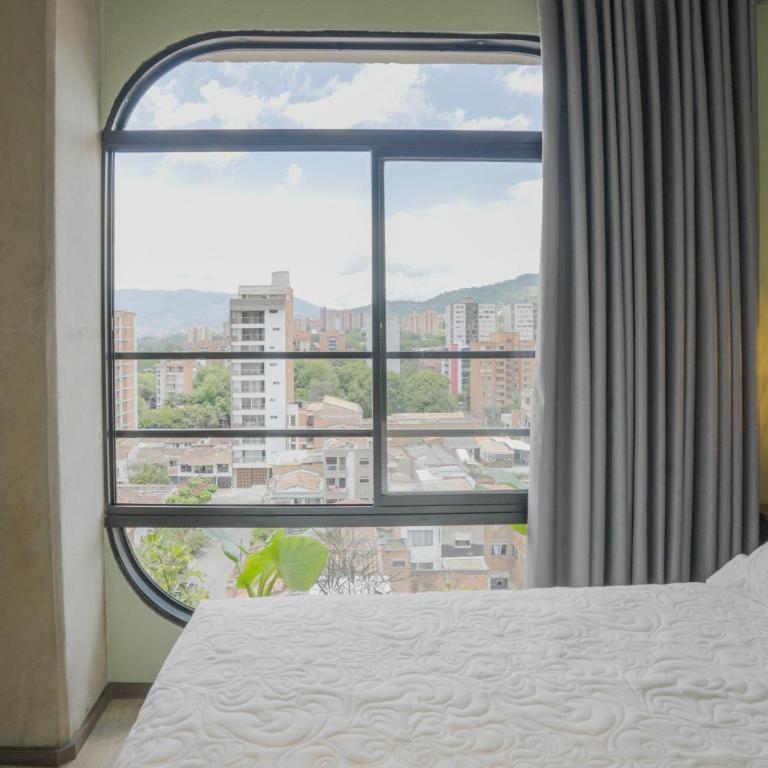 BRENT 30 Living - Family Two-Bedroom Apartment with View - 20