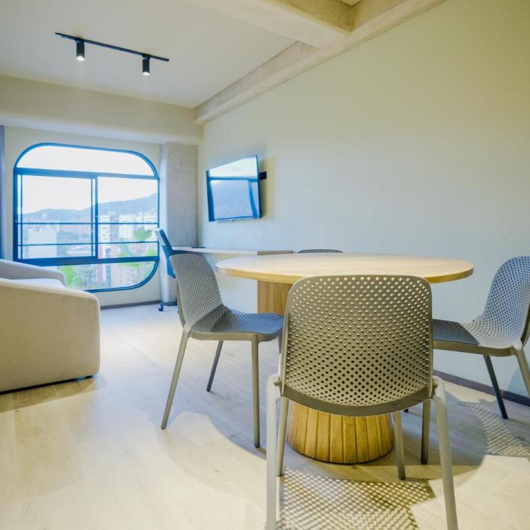 BRENT 30 Living - Two-Bedroom Deluxe Apartment - 14