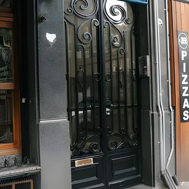 Edificio Jujuy 84 - 12 Deptos - Apartamento con ducha - 40