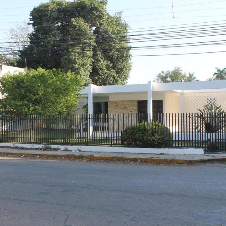 Itzimna - Three-Bedroom Villa - 11