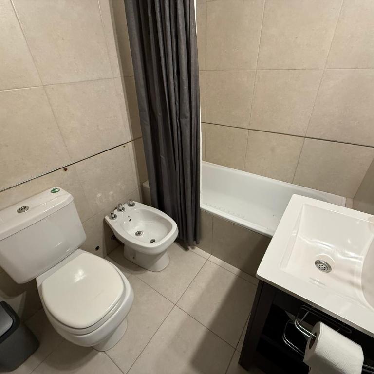 Espacioso, vistas, ideal grupos - Apartamento de 2 dormitorios con vistas a la ciudad - 4