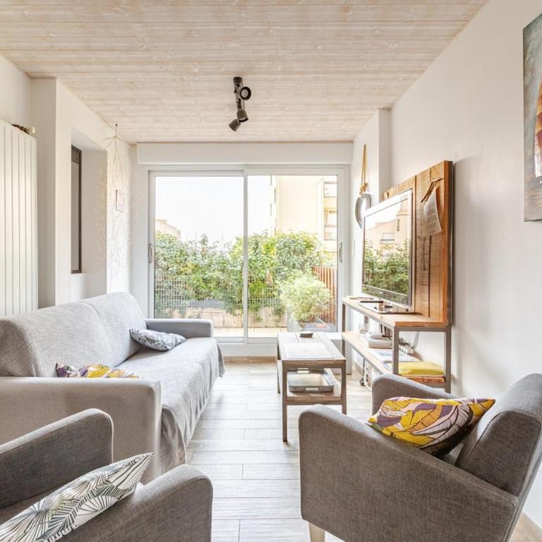 Diane - Beach, Wi-Fi, sleeps 6, Modern and Neat - Appartamento con 3 Camere da Letto - 1