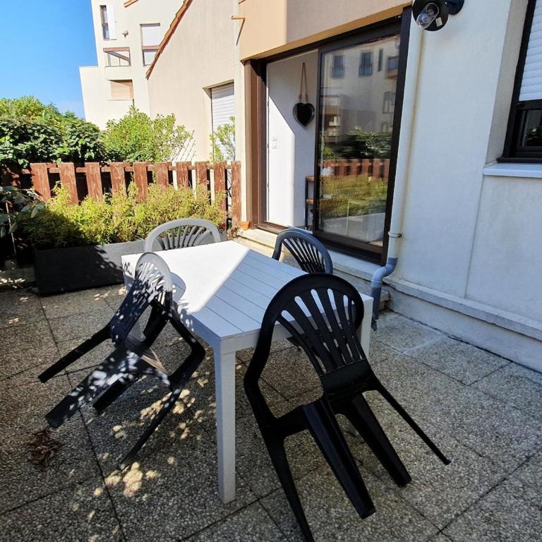 Diane - Beach, Wi-Fi, sleeps 6, Modern and Neat - Appartamento con 3 Camere da Letto - 11