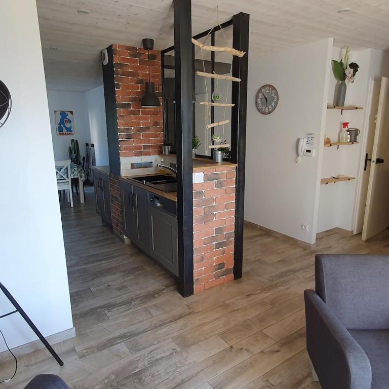 Diane - Beach, Wi-Fi, sleeps 6, Modern and Neat - Appartamento con 3 Camere da Letto - 17