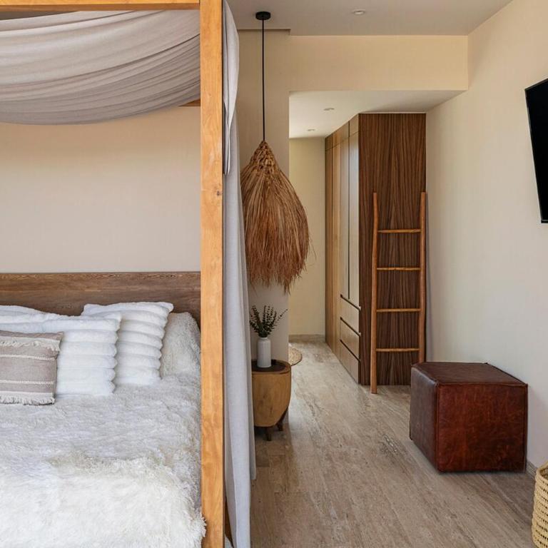 luxury Mistiq Villa private pool and art - Three-Bedroom Villa - 28