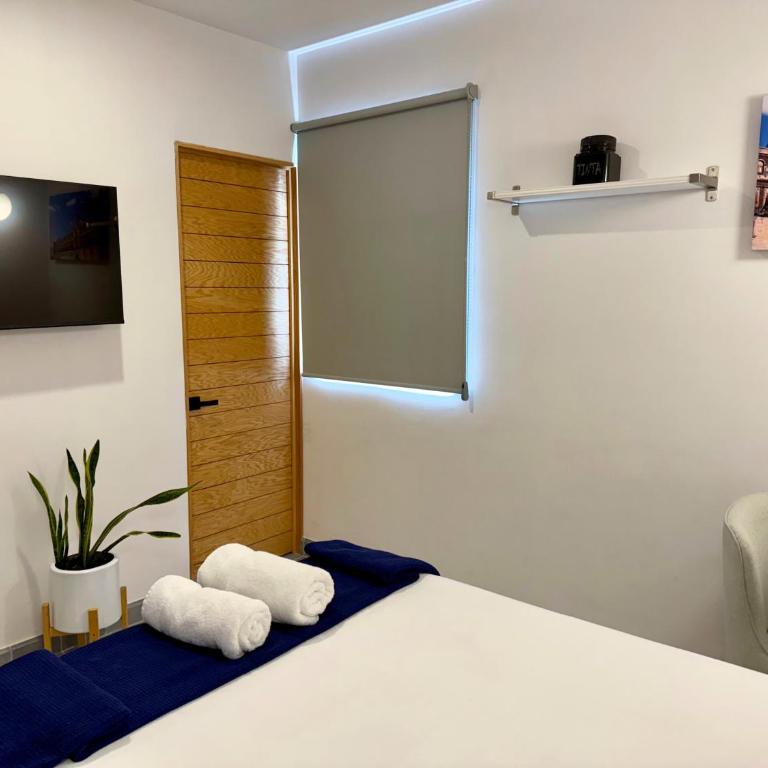 Suites Heriberto Frías - Double Room with Private Bathroom - 2