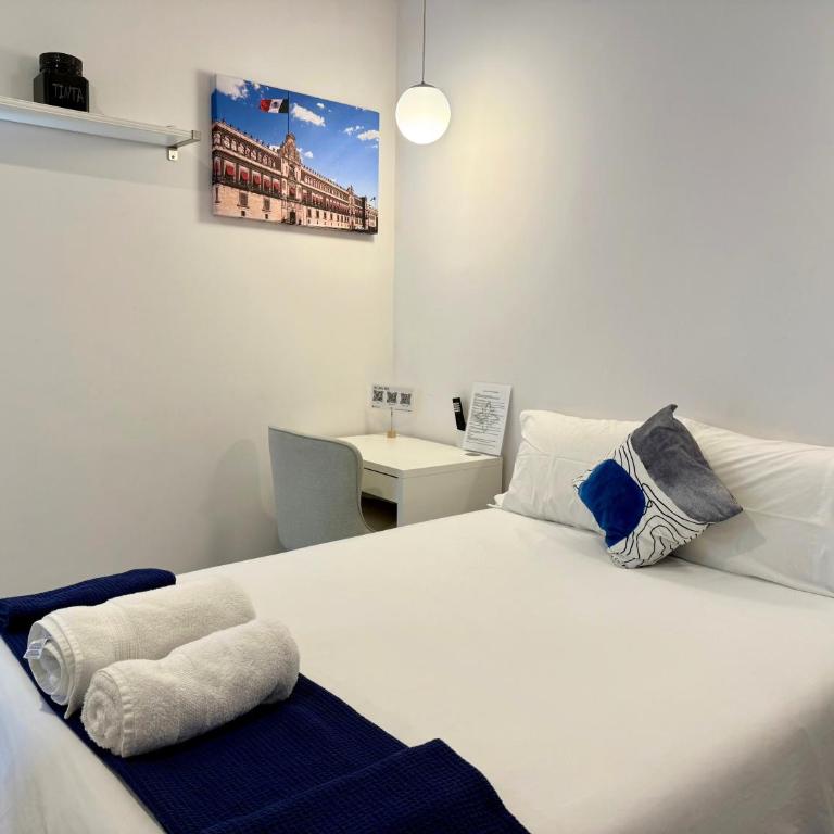 Suites Heriberto Frías - Double Room with Private Bathroom - 3
